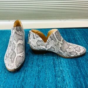 Kenneth Cole Ankle Boots